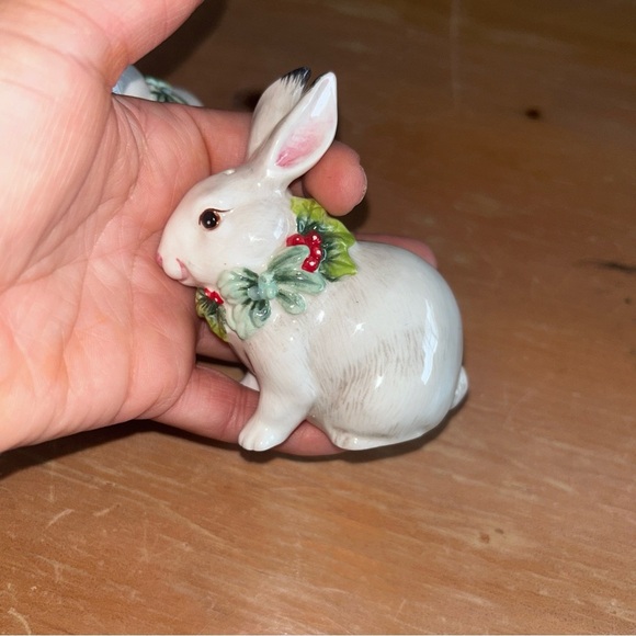 Ceramic Salt & Pepper Bunny Figurines with Holly Accents - Picture 5 of 6
